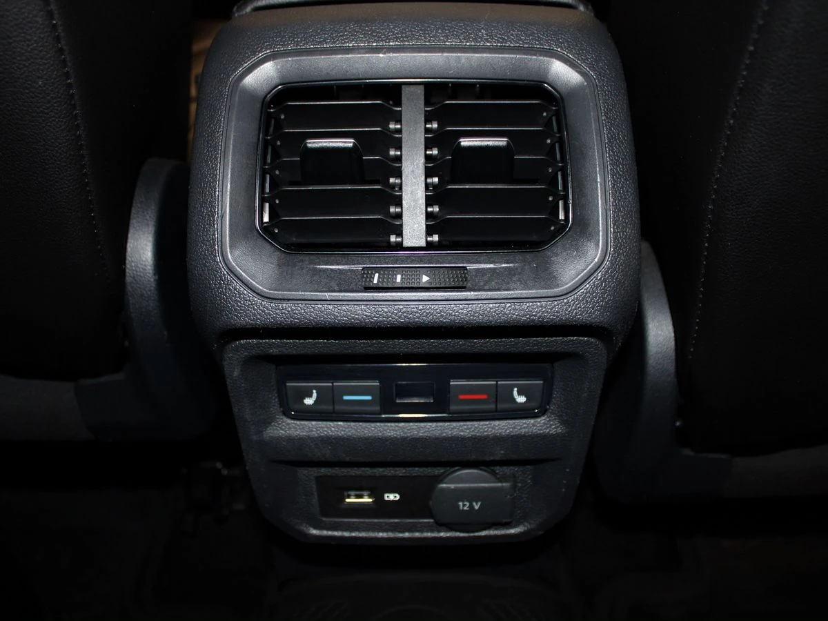 Volkswagen Tiguan, 2019г, передний привод, автомат