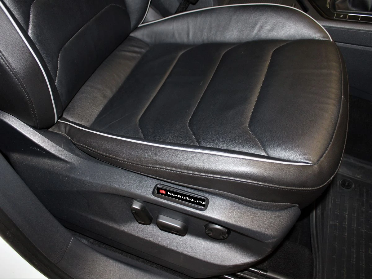 Volkswagen Tiguan, 2019г, передний привод, автомат