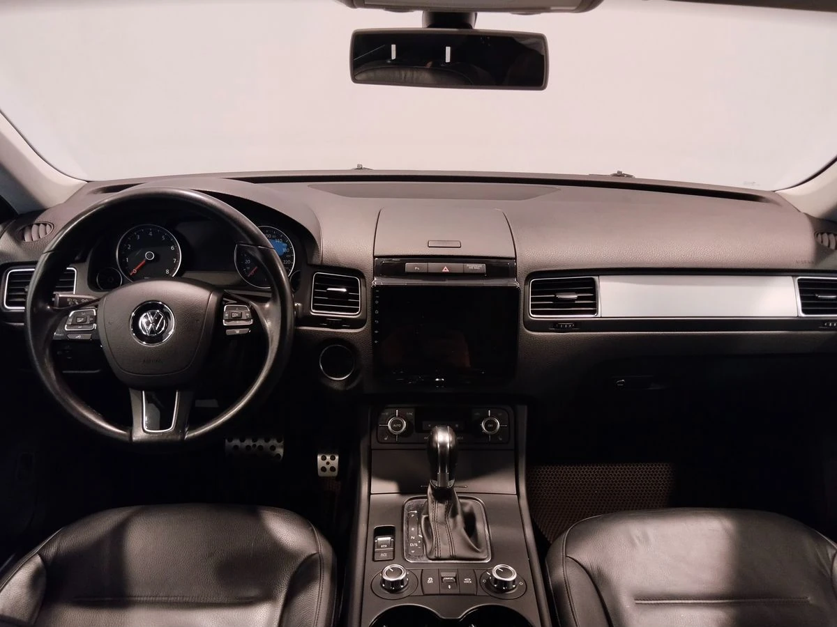 Volkswagen Touareg, 2013г, полный привод, автомат