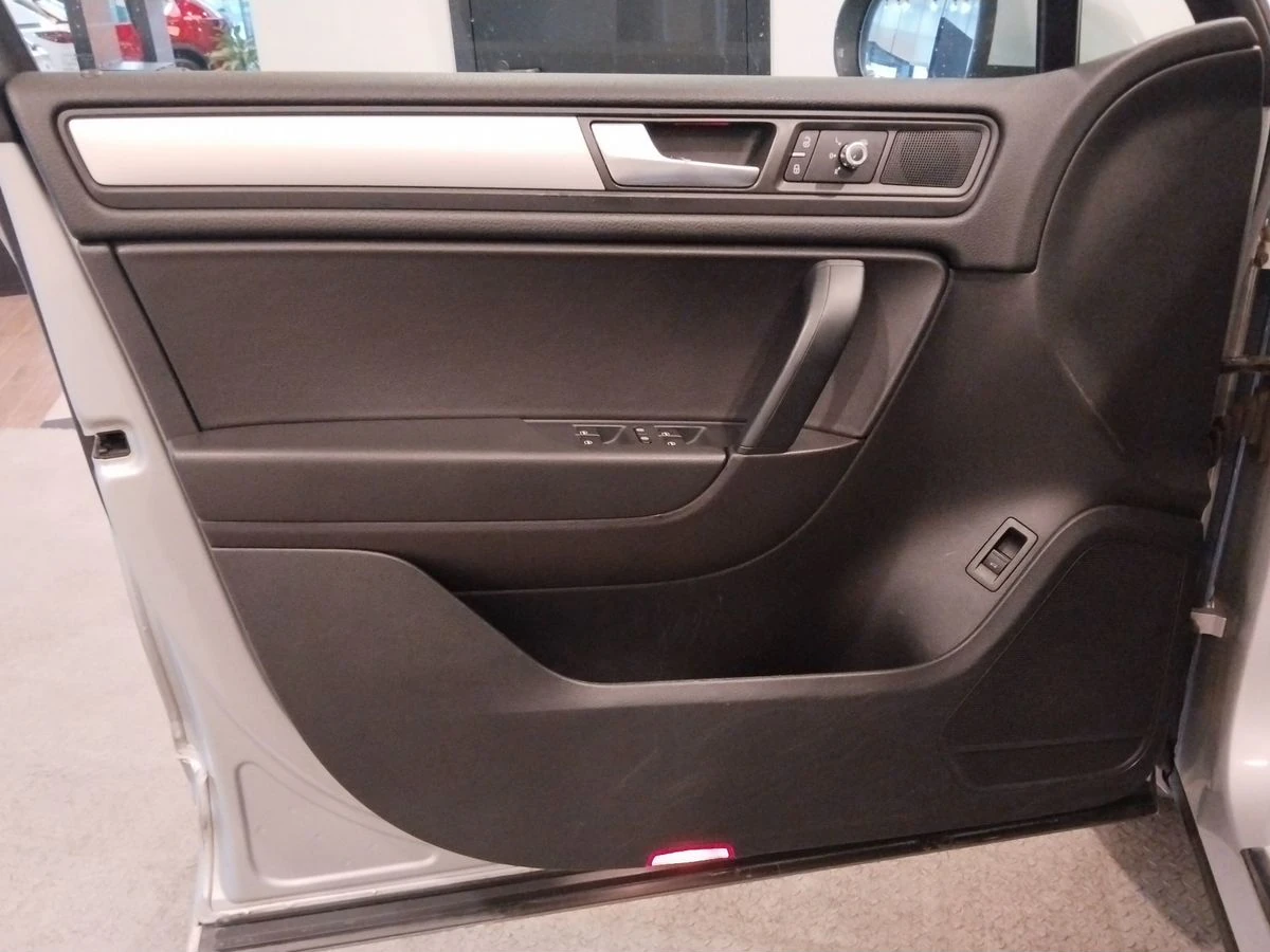 Volkswagen Touareg, 2013г, полный привод, автомат