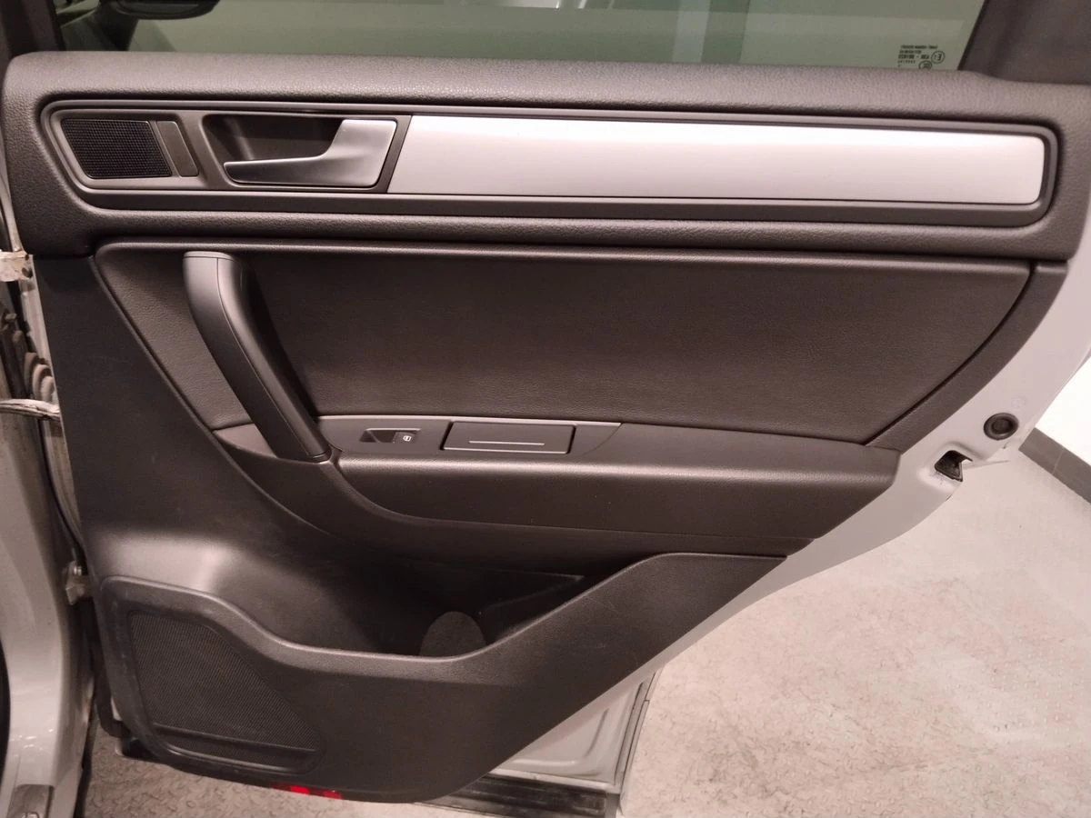 Volkswagen Touareg, 2013г, полный привод, автомат