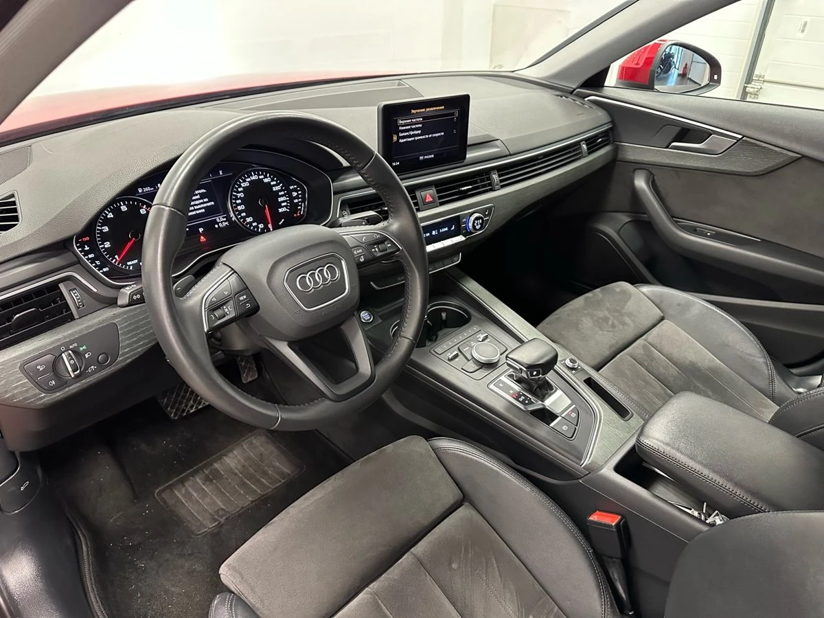Audi A4, 2019г, передний привод, робот