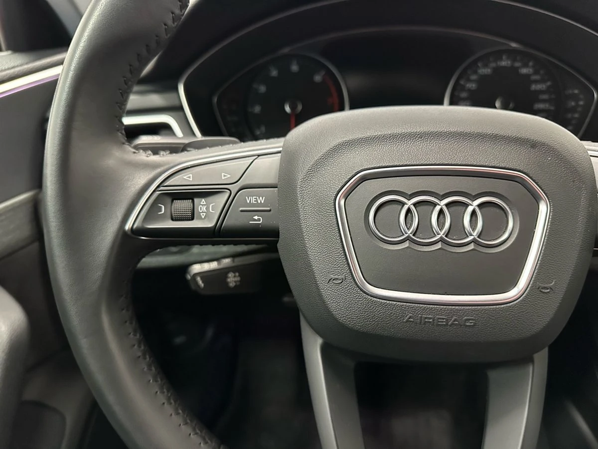 Audi A4, 2019г, передний привод, робот