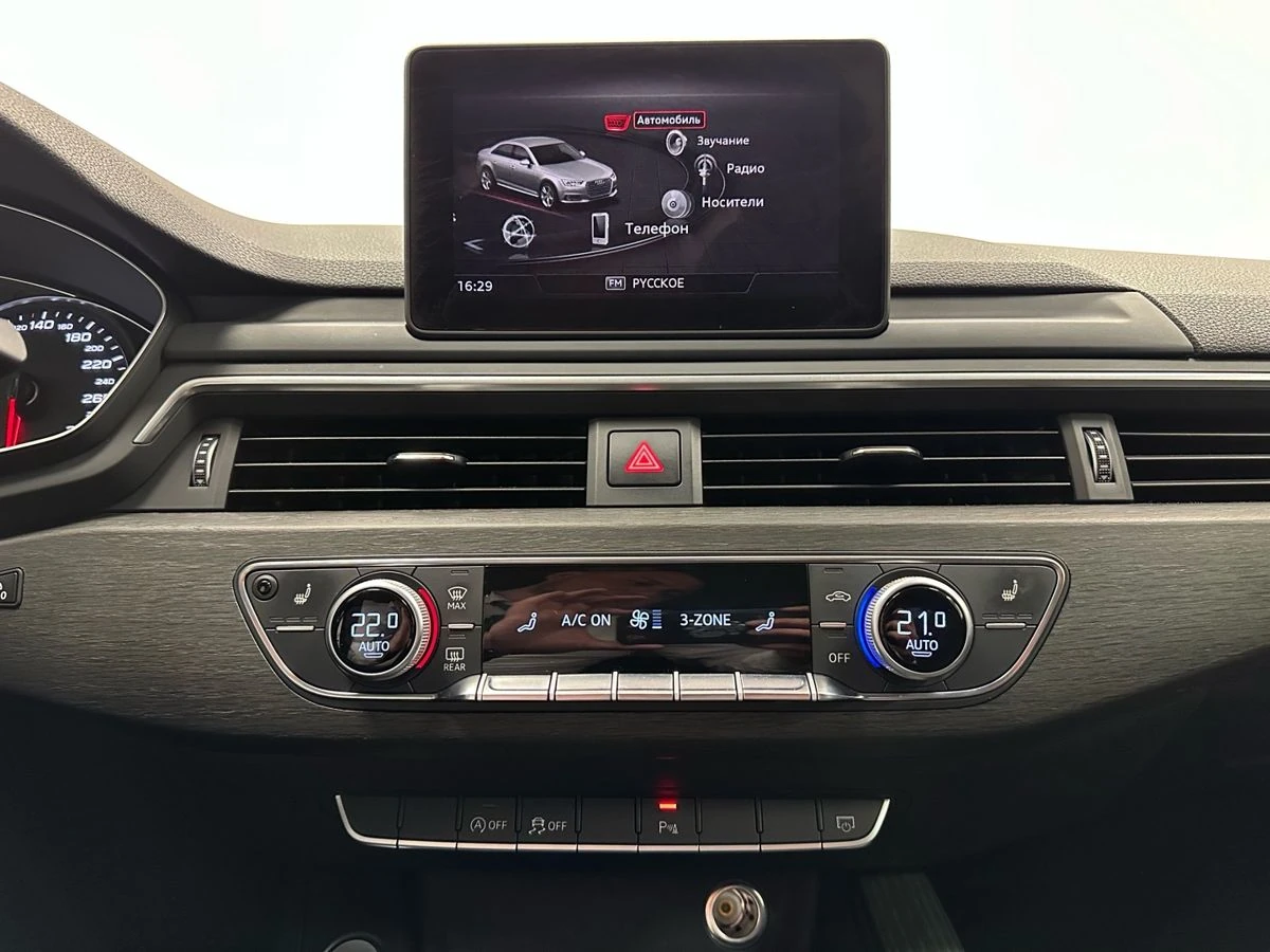 Audi A4, 2019г, передний привод, робот