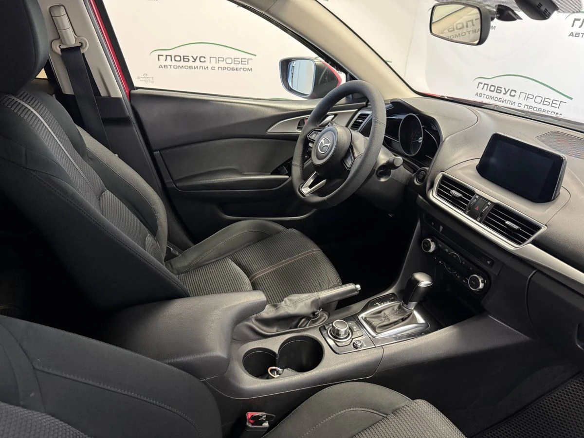 Mazda 3, 2018г, передний привод, автомат