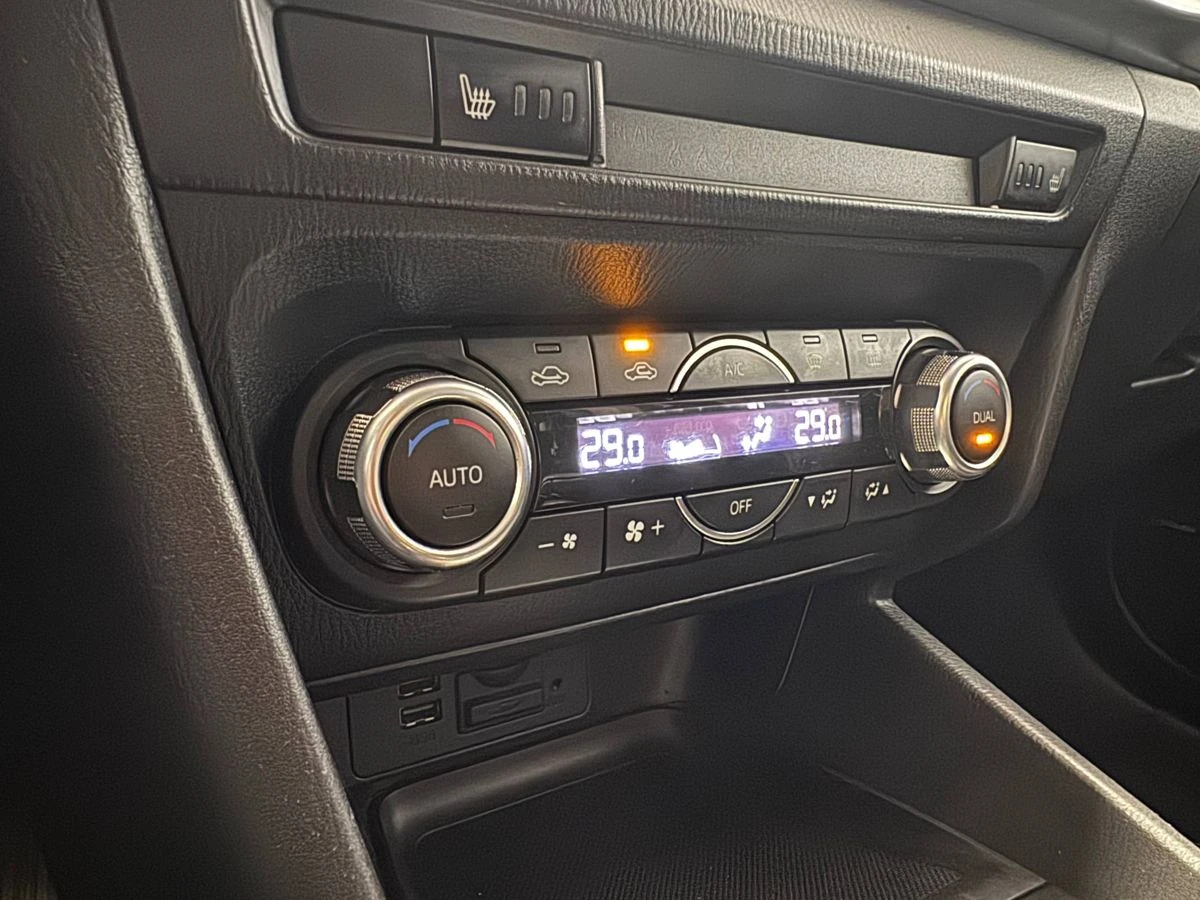 Mazda 3, 2018г, передний привод, автомат