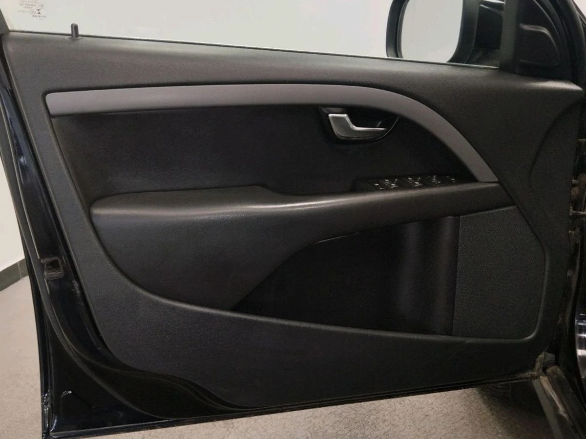 Volvo XC70, 2014г, передний привод, автомат