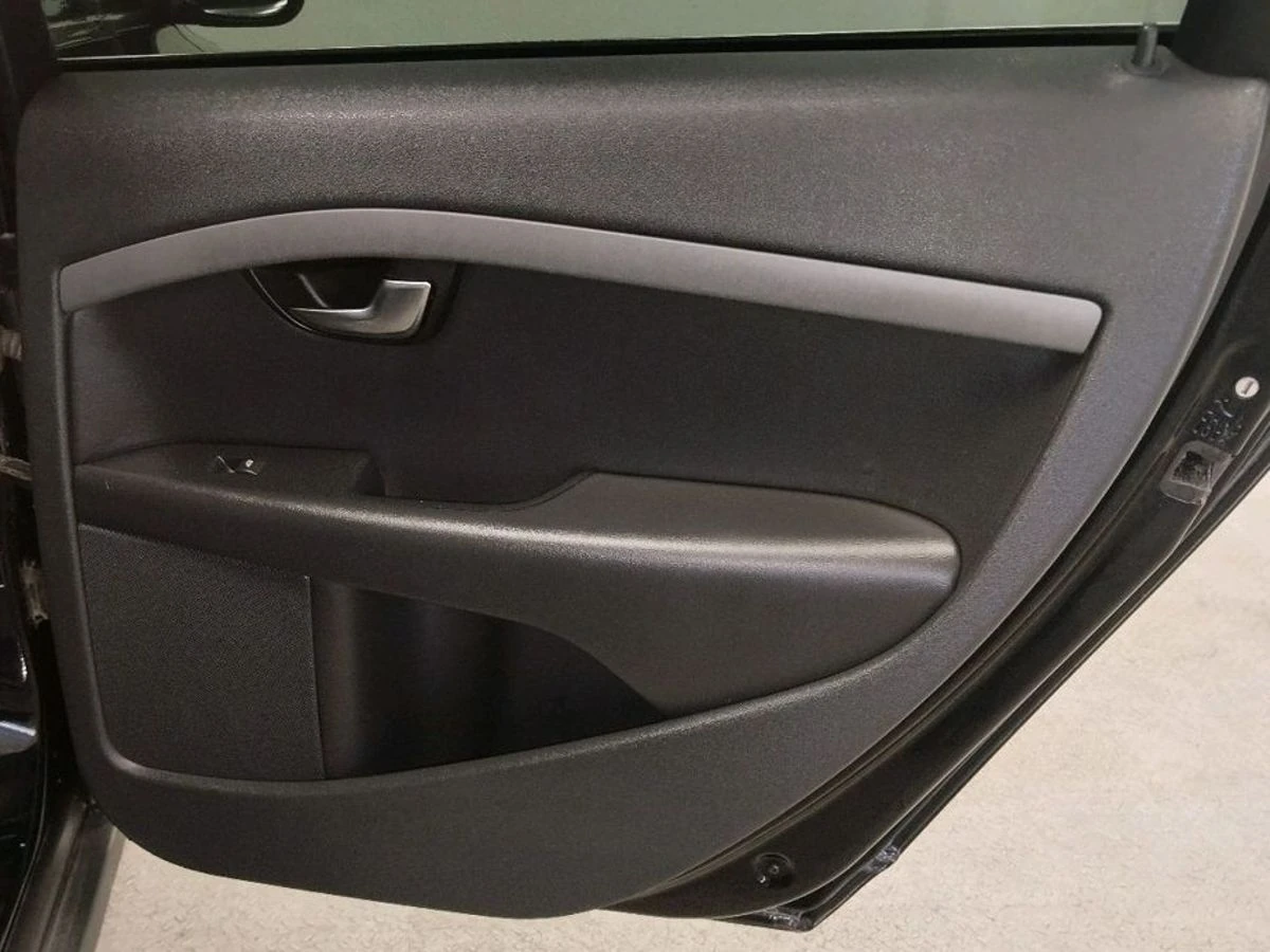 Volvo XC70, 2014г, передний привод, автомат