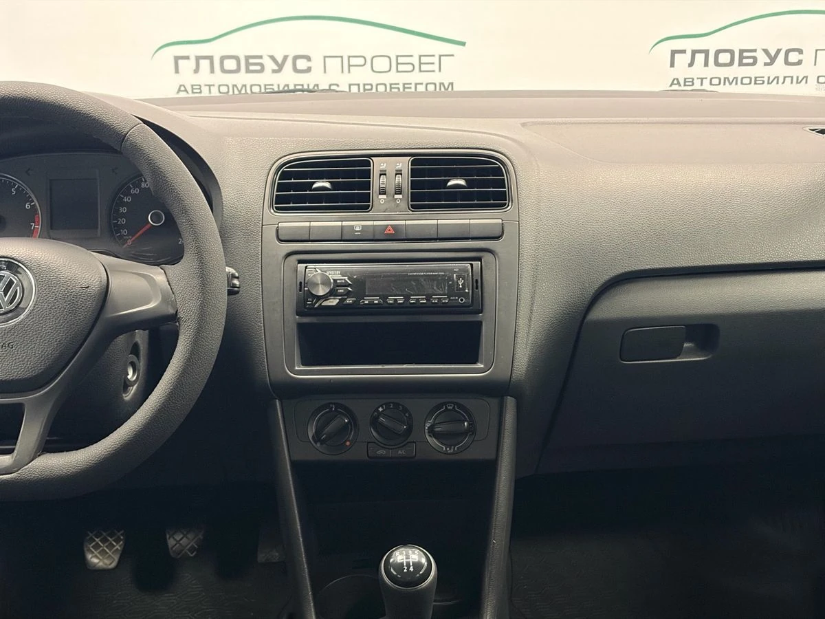 Volkswagen Polo, 2020г, передний привод, механика