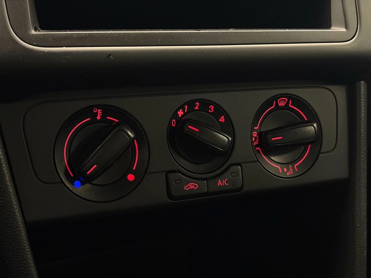 Volkswagen Polo, 2020г, передний привод, механика