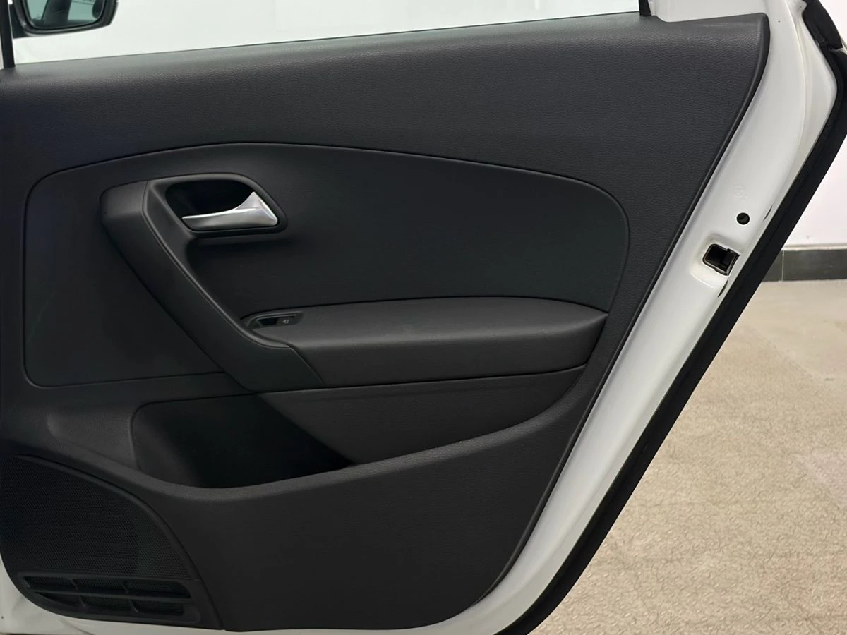 Volkswagen Polo, 2020г, передний привод, механика