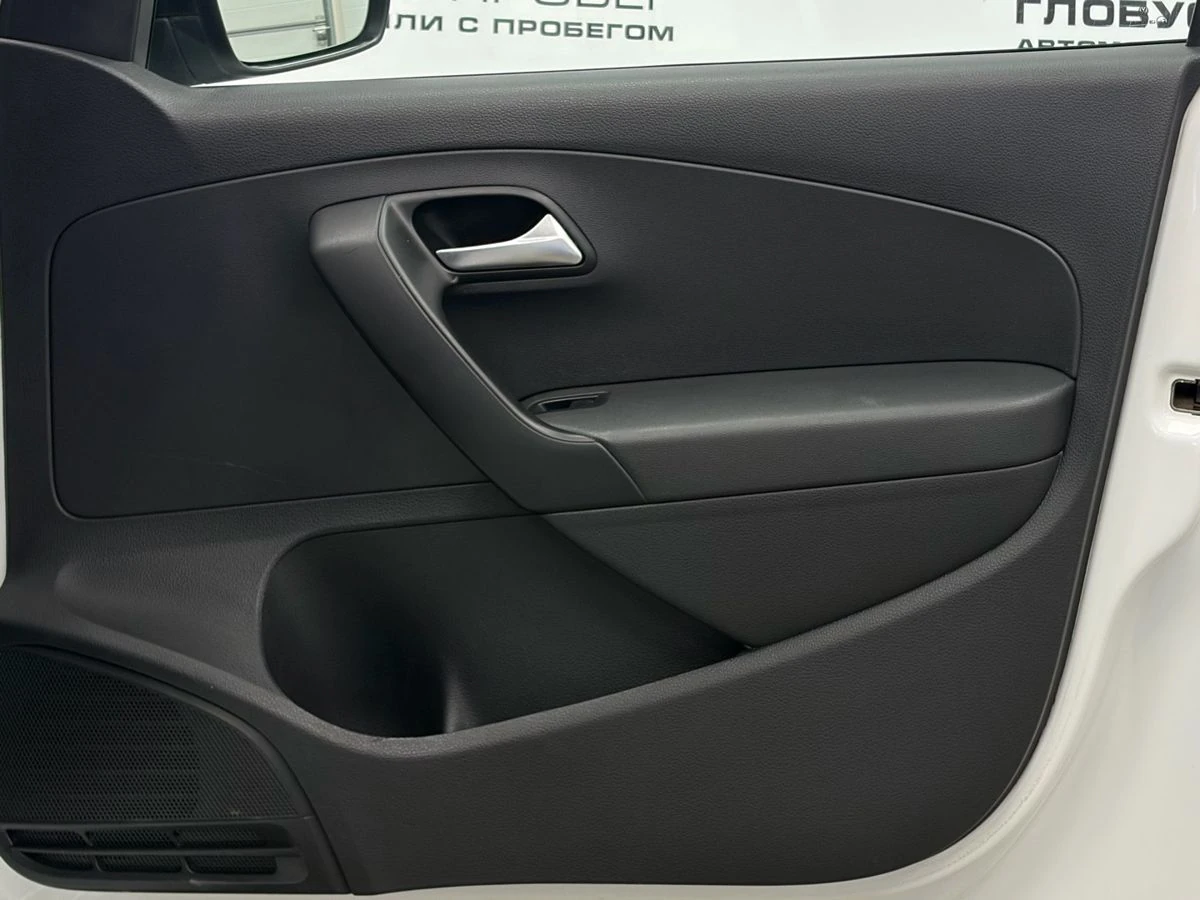 Volkswagen Polo, 2020г, передний привод, механика