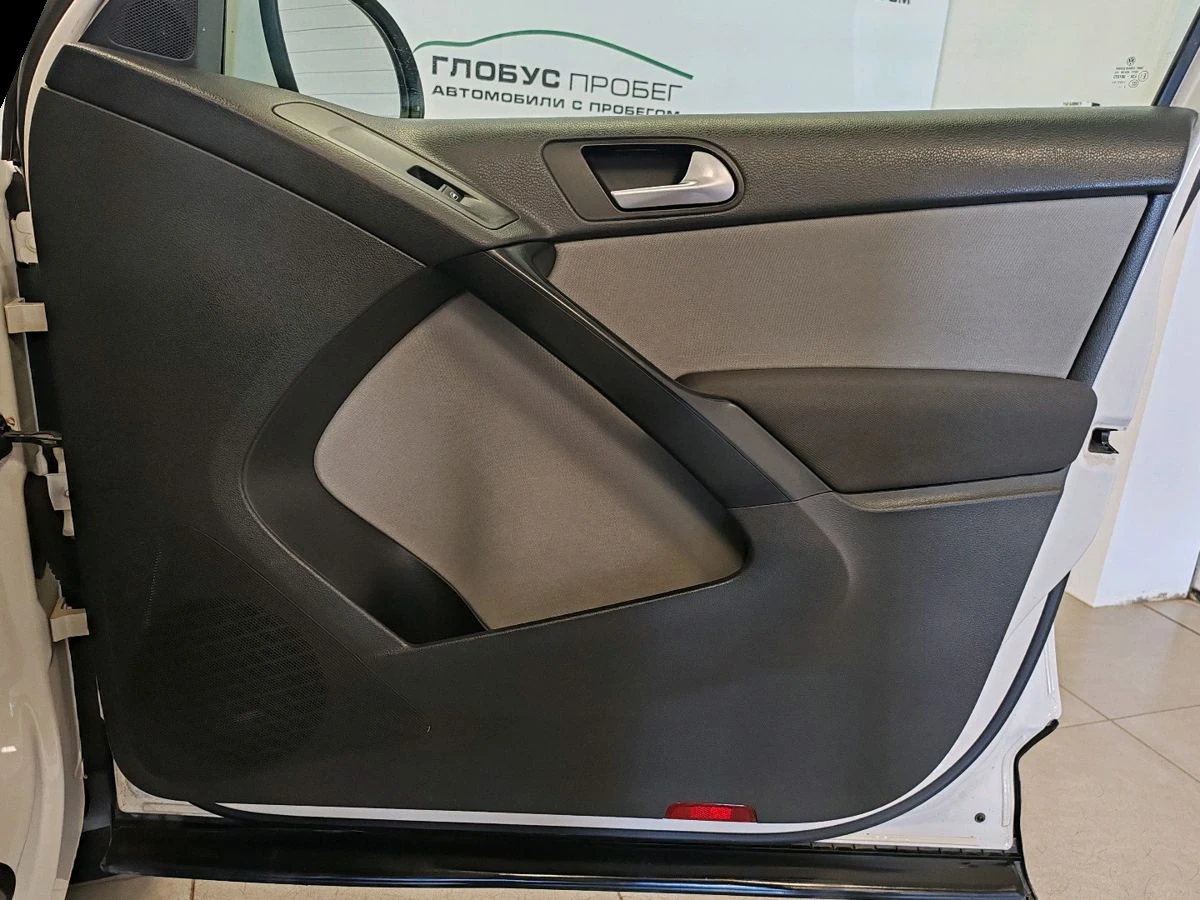 Volkswagen Tiguan, 2009г, полный привод, механика