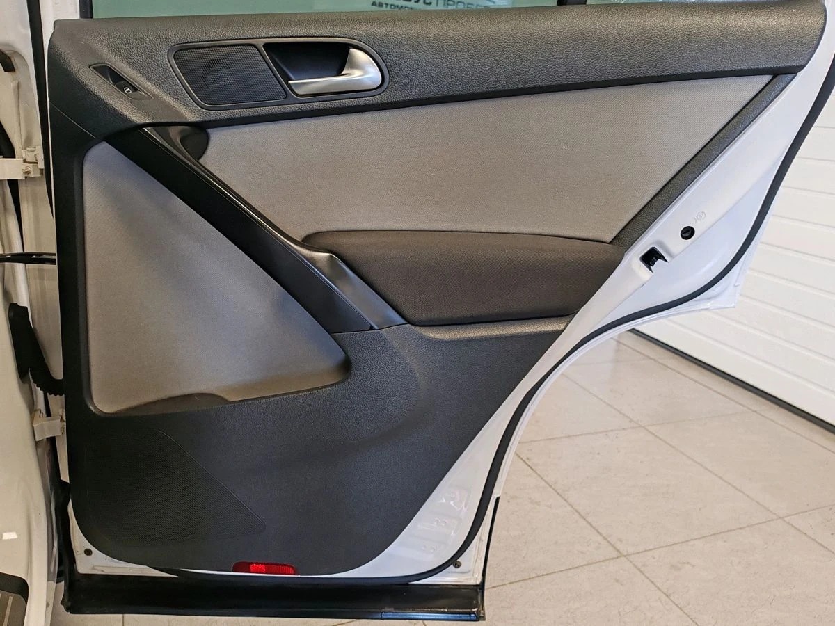 Volkswagen Tiguan, 2009г, полный привод, механика