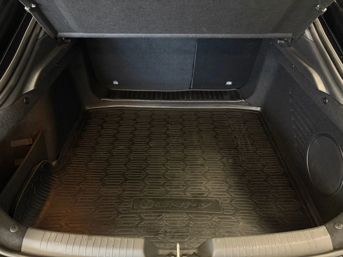 Changan UNI-V, 2023г, передний привод, автомат