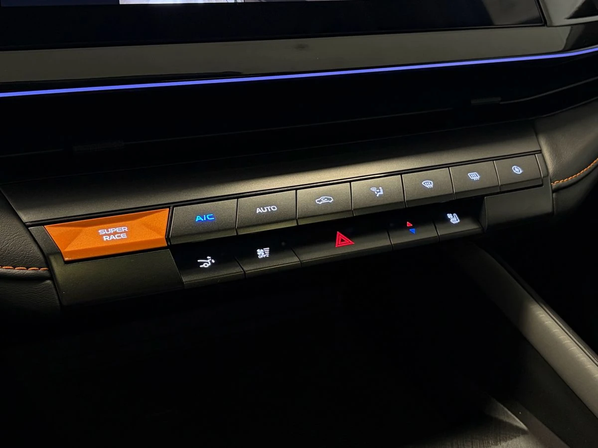 Changan UNI-V, 2023г, передний привод, автомат