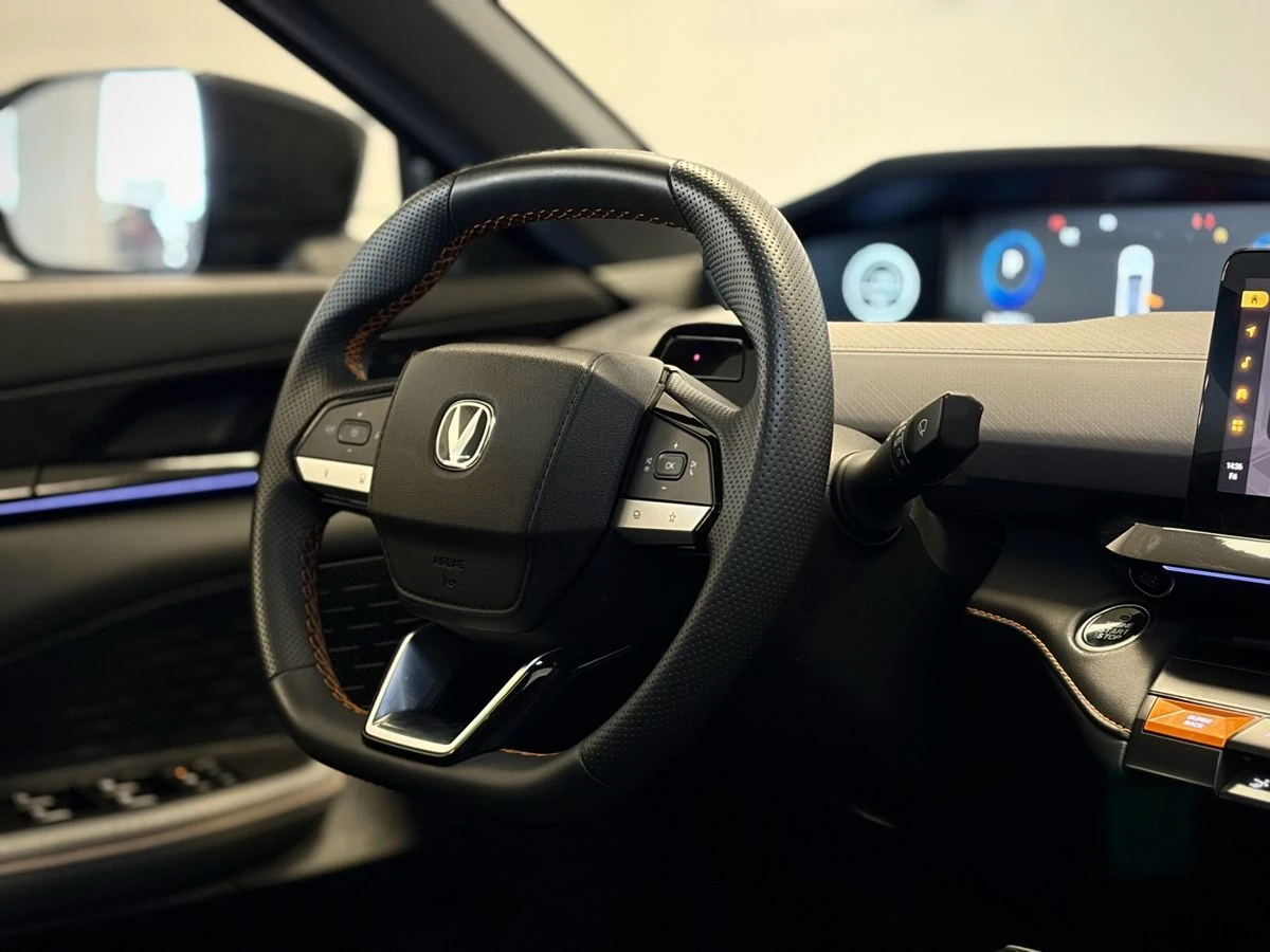 Changan UNI-V, 2023г, передний привод, автомат