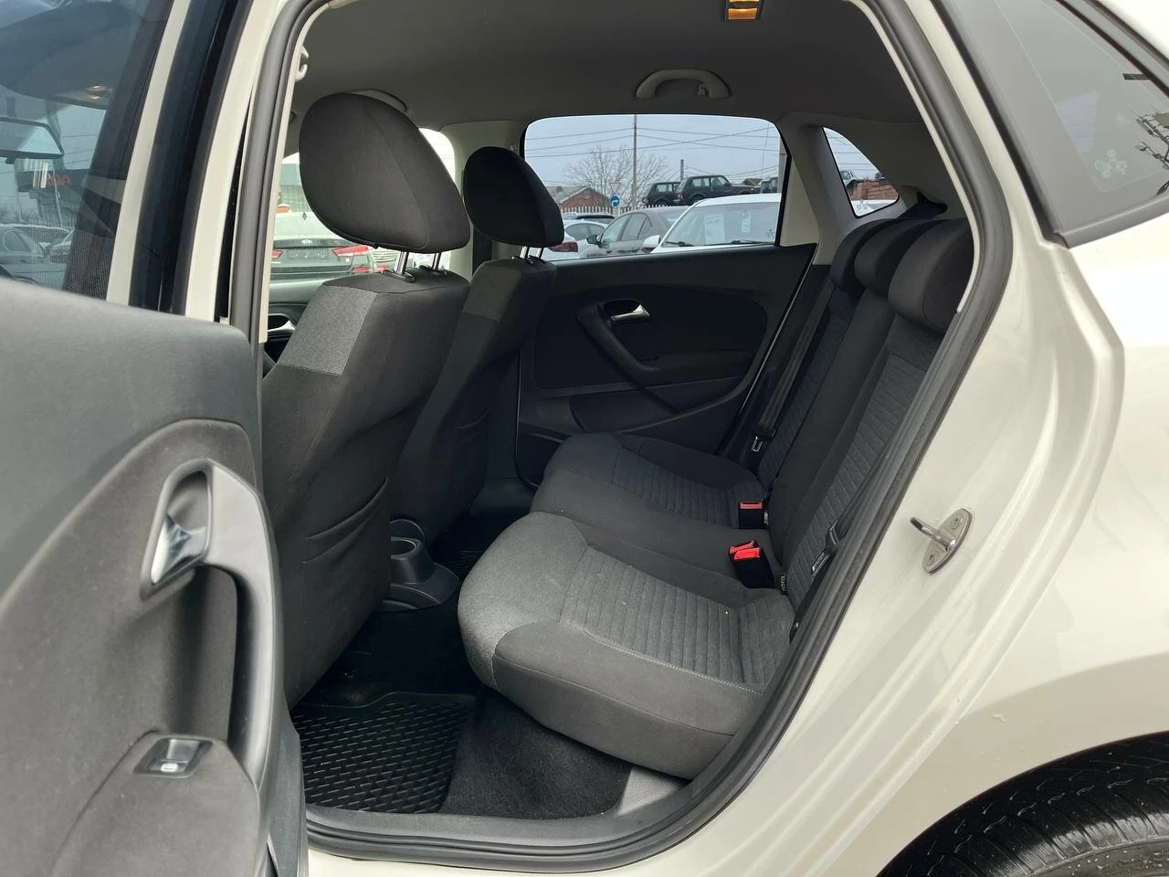 Volkswagen Polo, 2010г, передний привод, робот