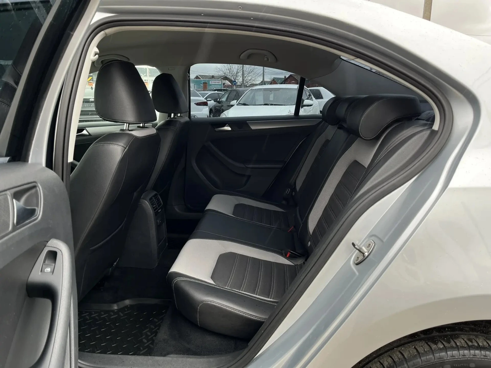 Volkswagen Jetta, 2012г, передний привод, автомат