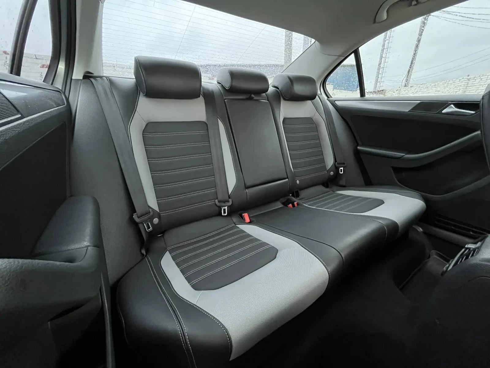 Volkswagen Jetta, 2012г, передний привод, автомат