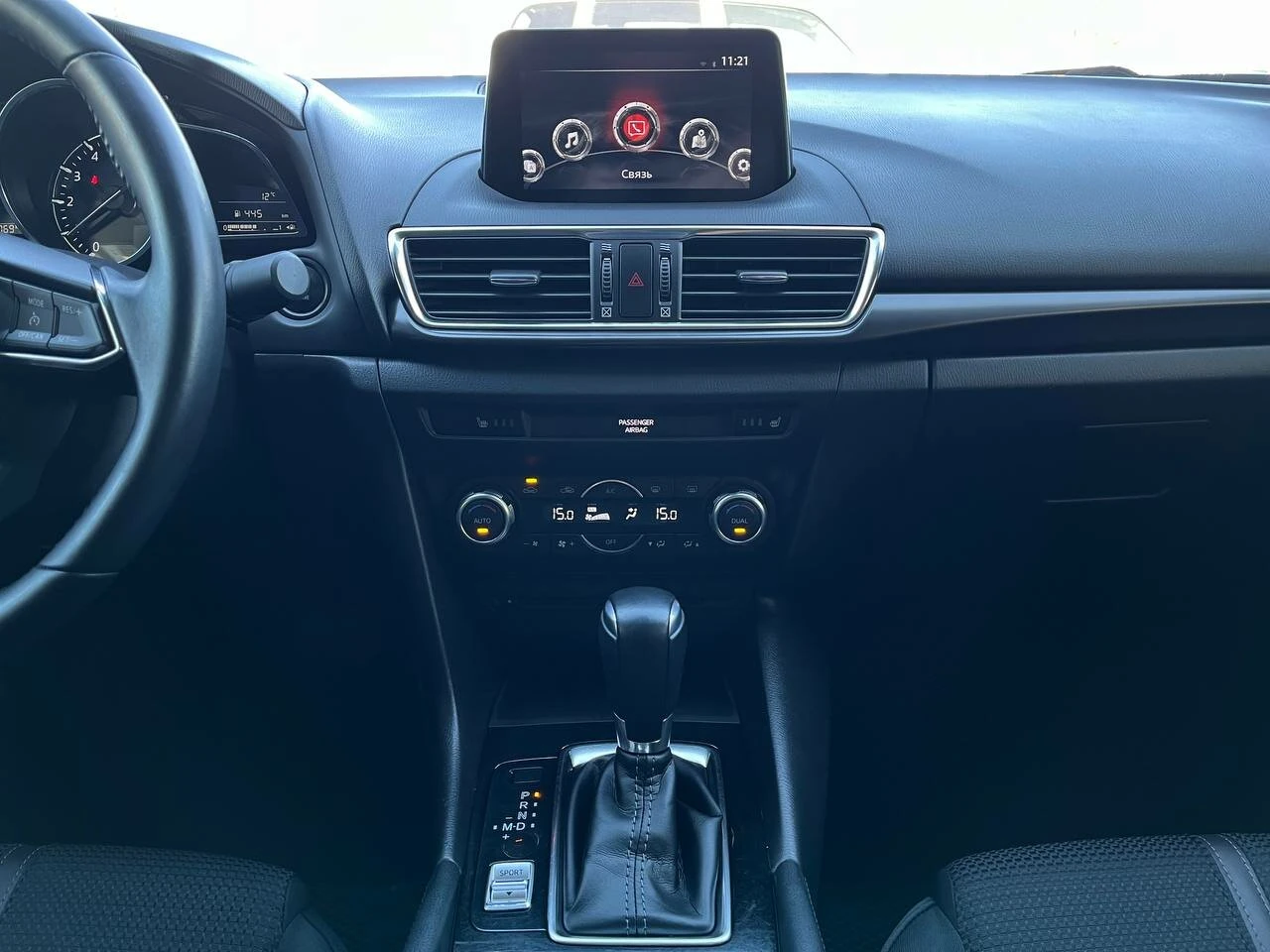 Mazda 3, 2019г, передний привод, автомат