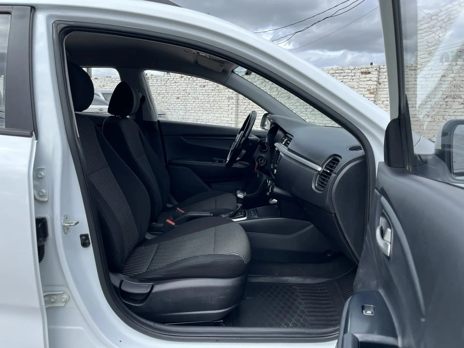 Kia Rio, 2019г, передний привод, автомат