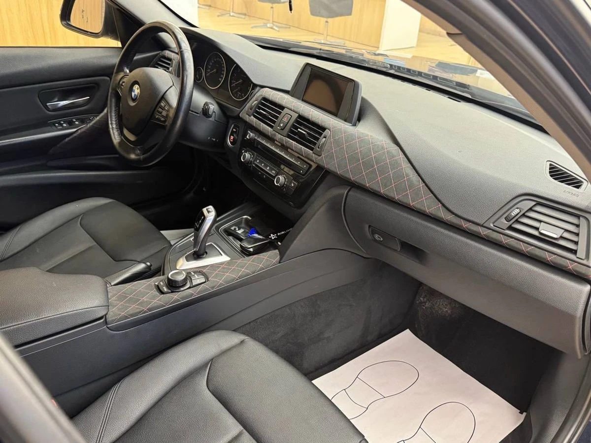 BMW 3 серии, 2012г, задний привод, автомат