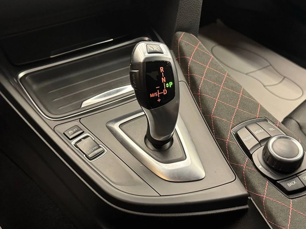 BMW 3 серии, 2012г, задний привод, автомат