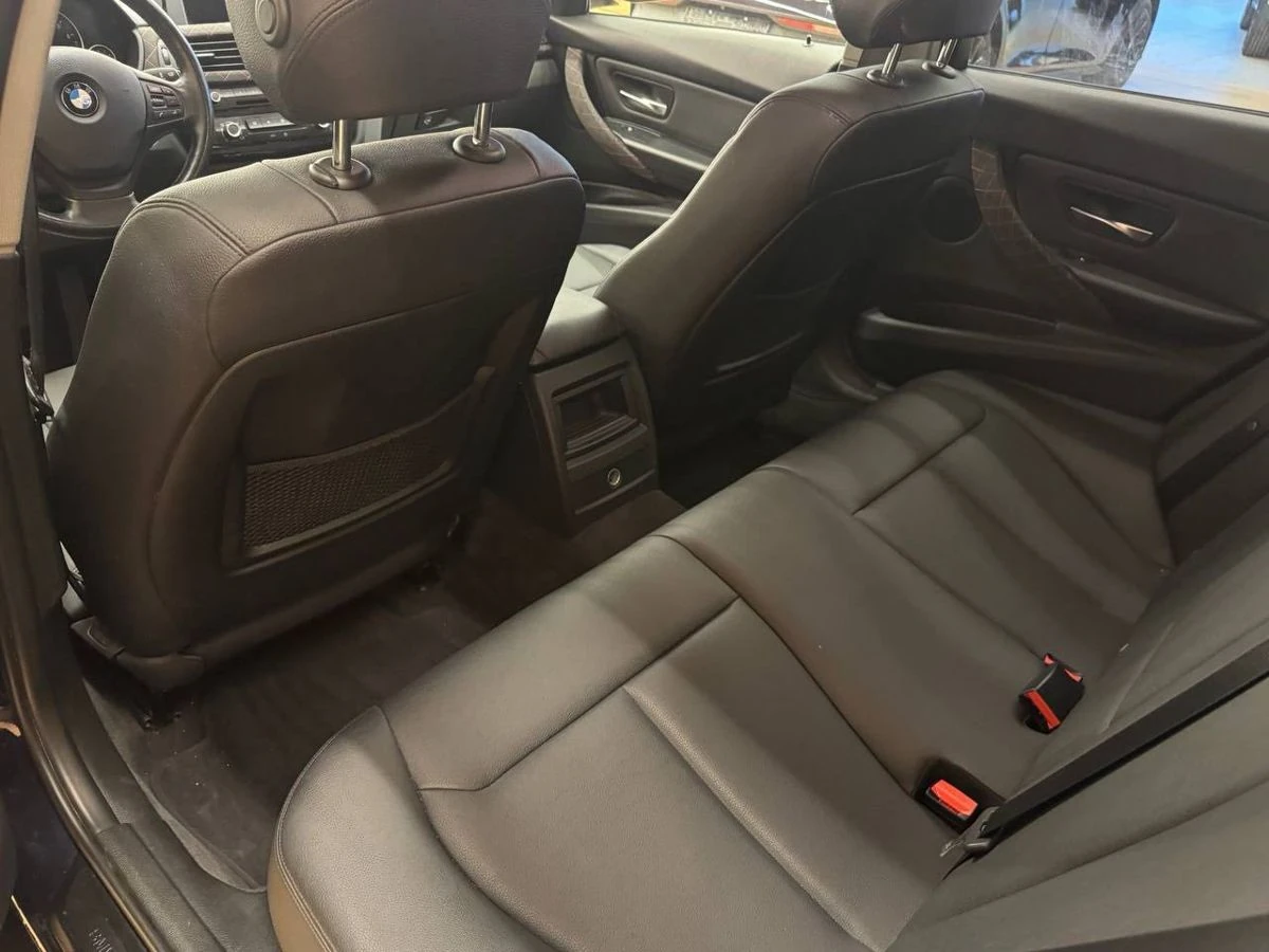 BMW 3 серии, 2012г, задний привод, автомат