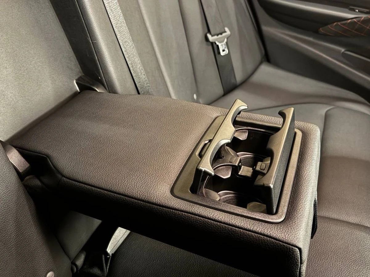 BMW 3 серии, 2012г, задний привод, автомат