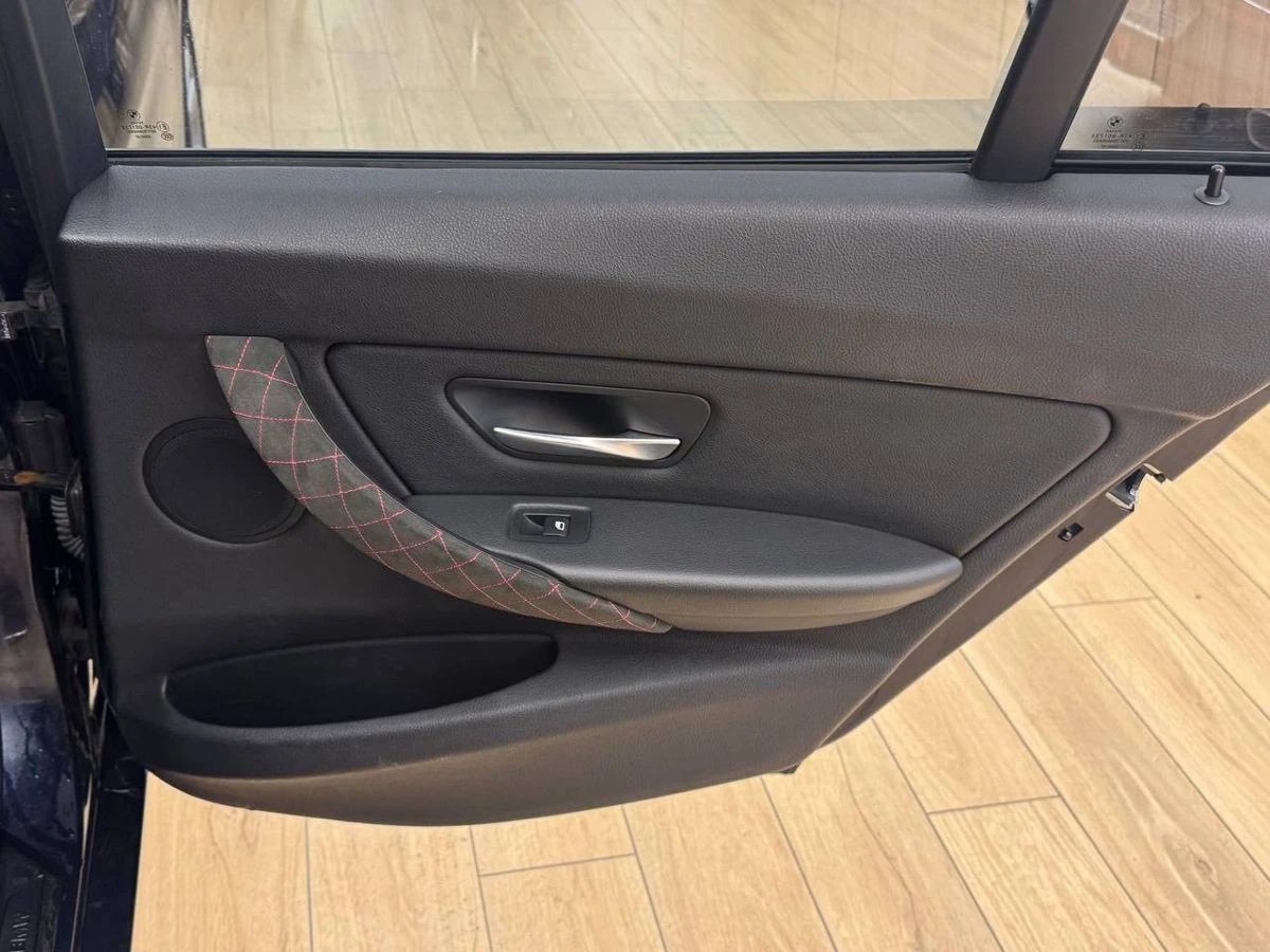 BMW 3 серии, 2012г, задний привод, автомат