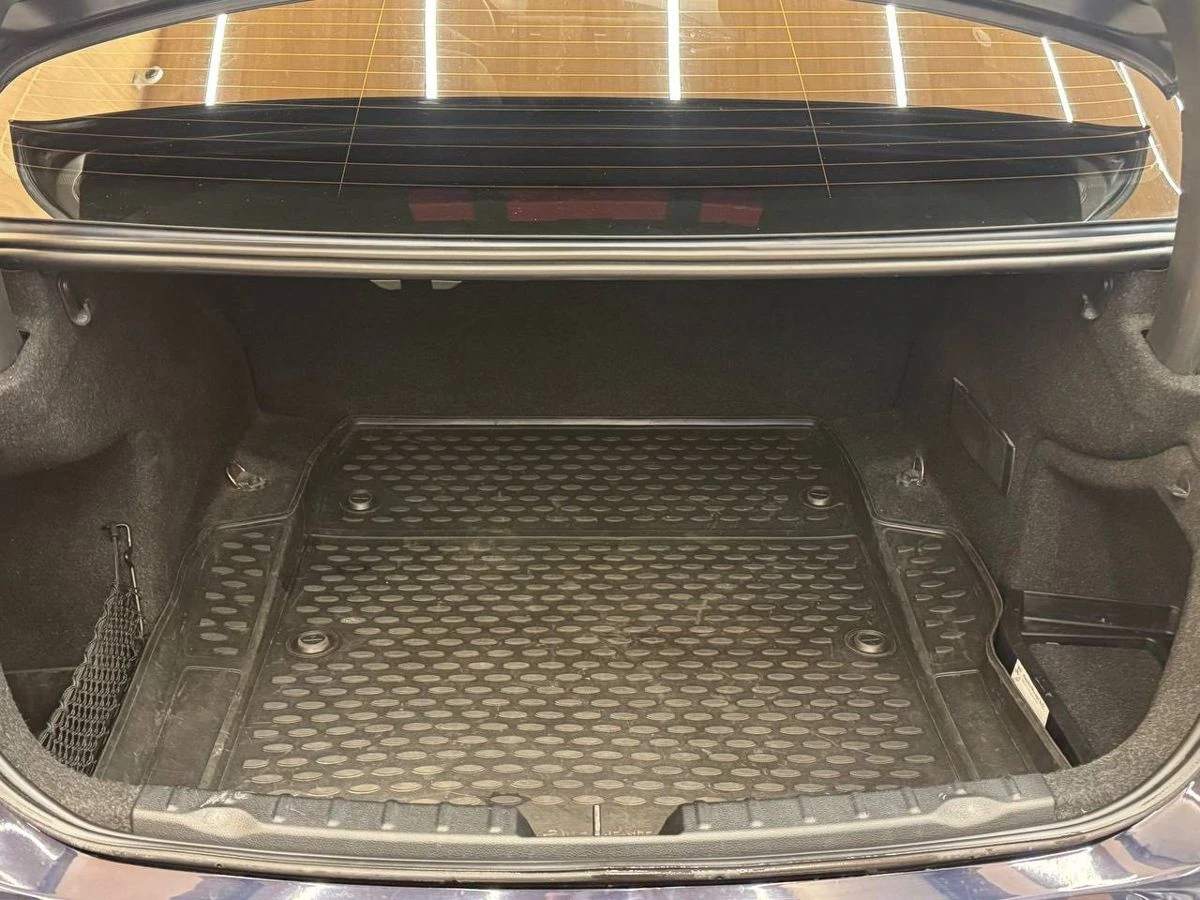 BMW 3 серии, 2012г, задний привод, автомат