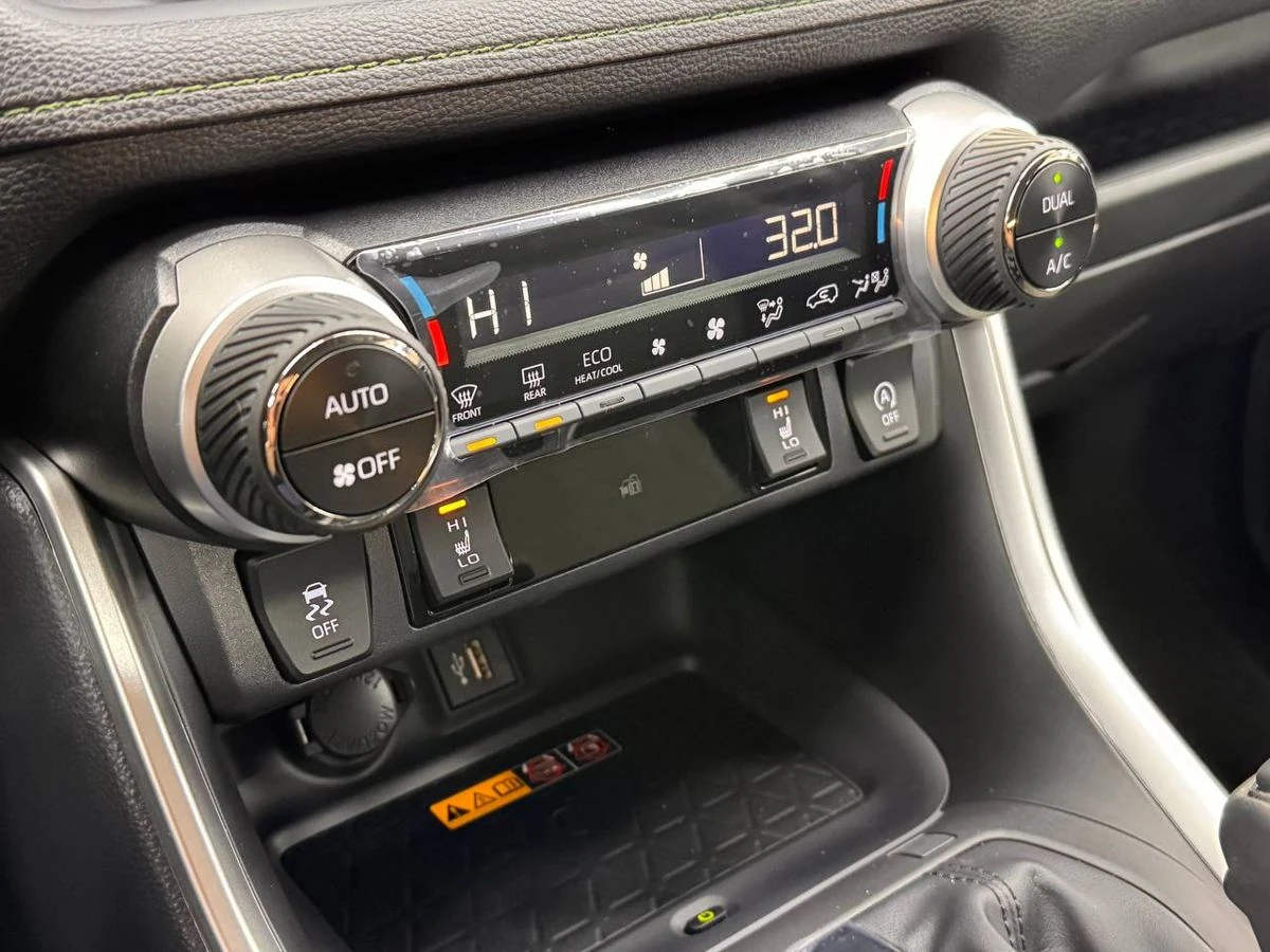 Toyota RAV4, 2025г, полный привод, вариатор