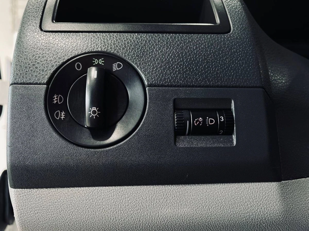 Volkswagen Caravelle, 2012г, передний привод, механика