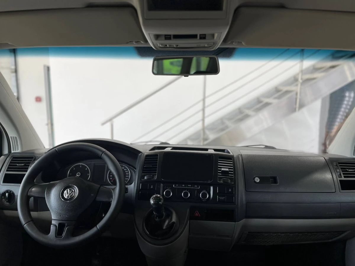 Volkswagen Caravelle, 2012г, передний привод, механика