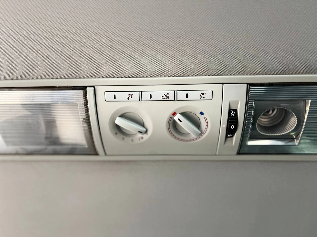 Volkswagen Caravelle, 2012г, передний привод, механика