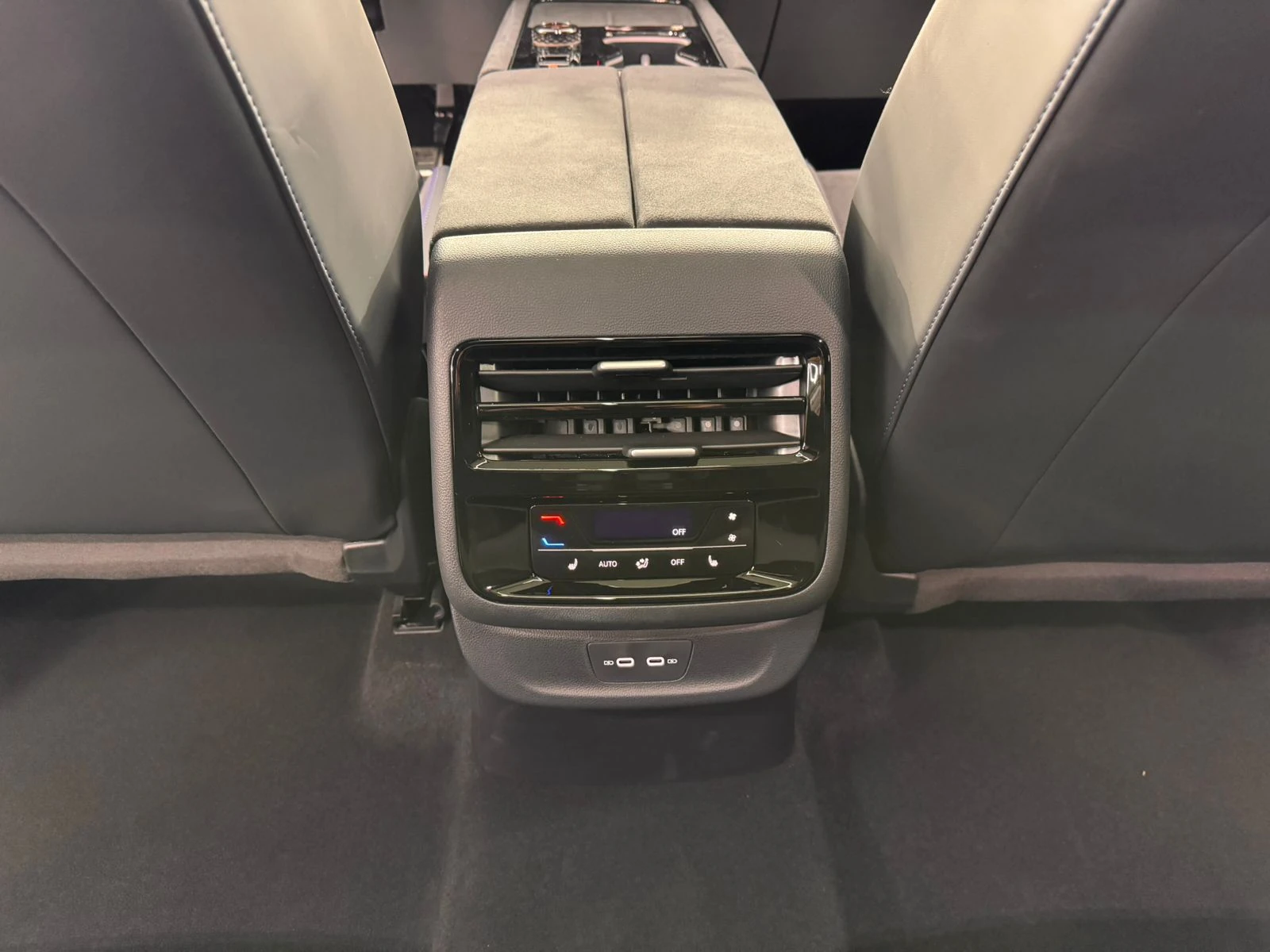 Volkswagen Teramont, 2025г, полный привод, робот