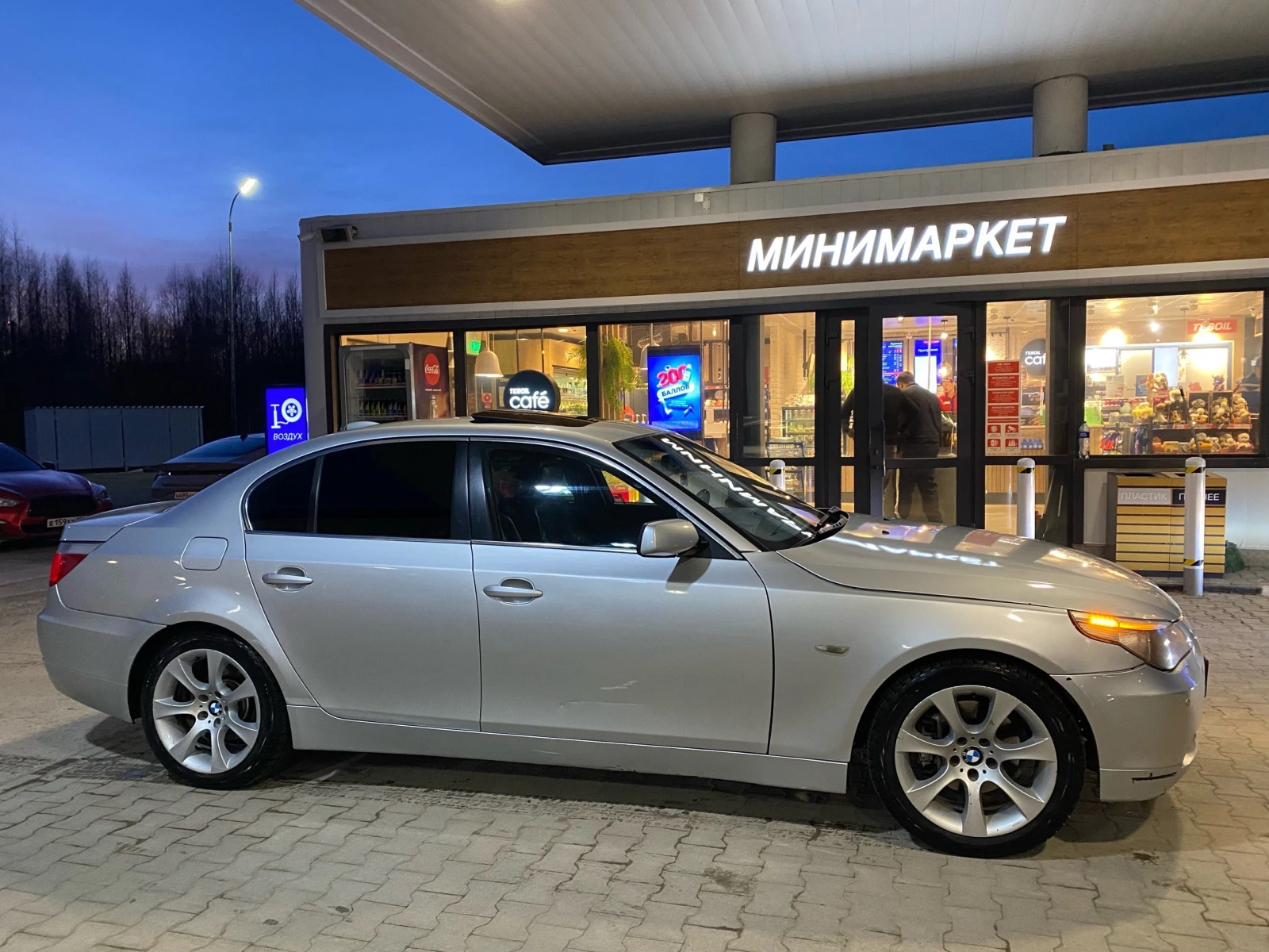 BMW 5 серии, 2004г, задний привод, автомат