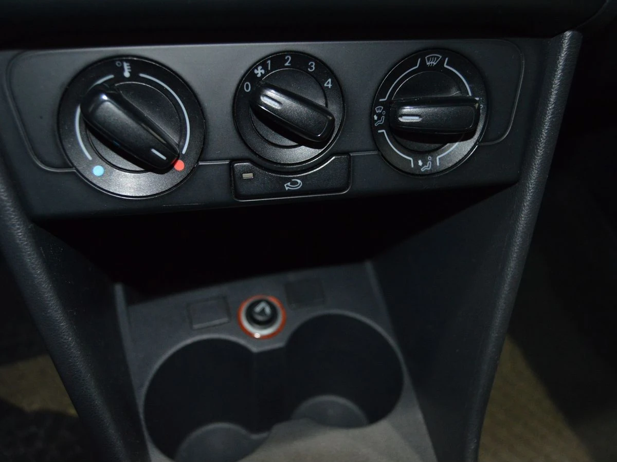 Volkswagen Polo, 2011г, передний привод, механика