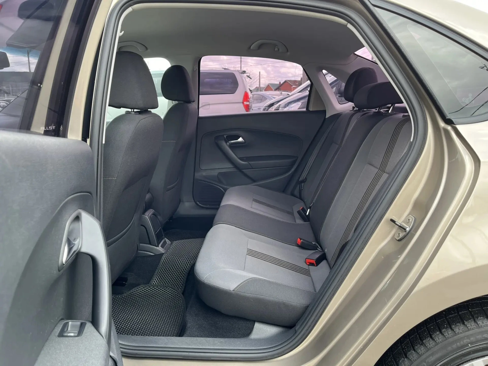 Volkswagen Polo, 2017г, передний привод, автомат