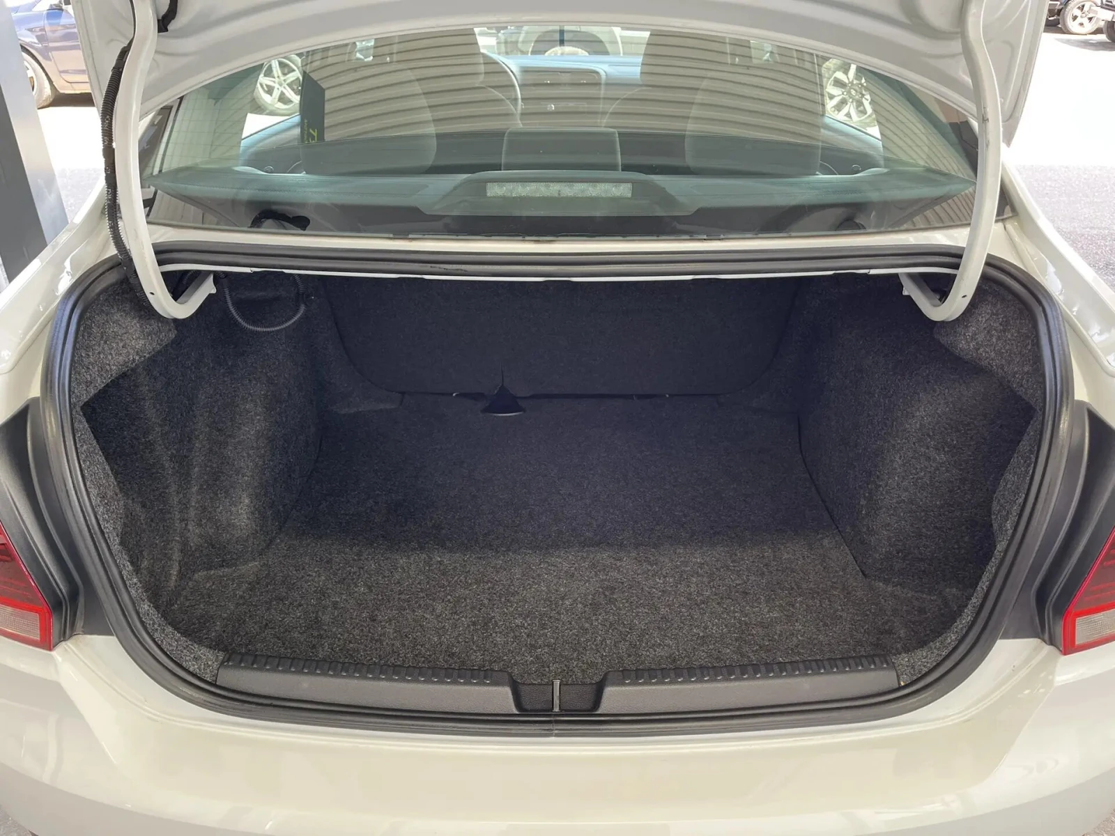 Volkswagen Polo, 2017г, передний привод, автомат