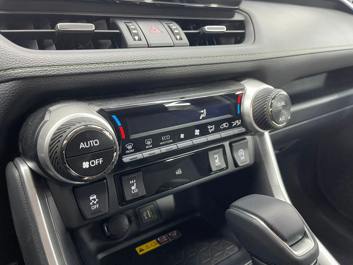 Toyota RAV4, 2025г, полный привод, вариатор