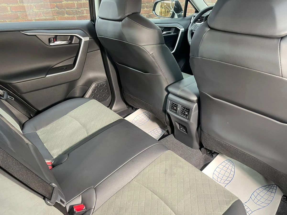 Toyota RAV4, 2025г, полный привод, вариатор