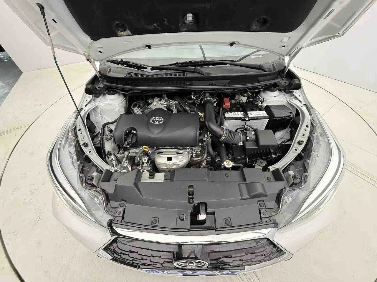 Toyota Yaris, 2023г, передний привод, вариатор