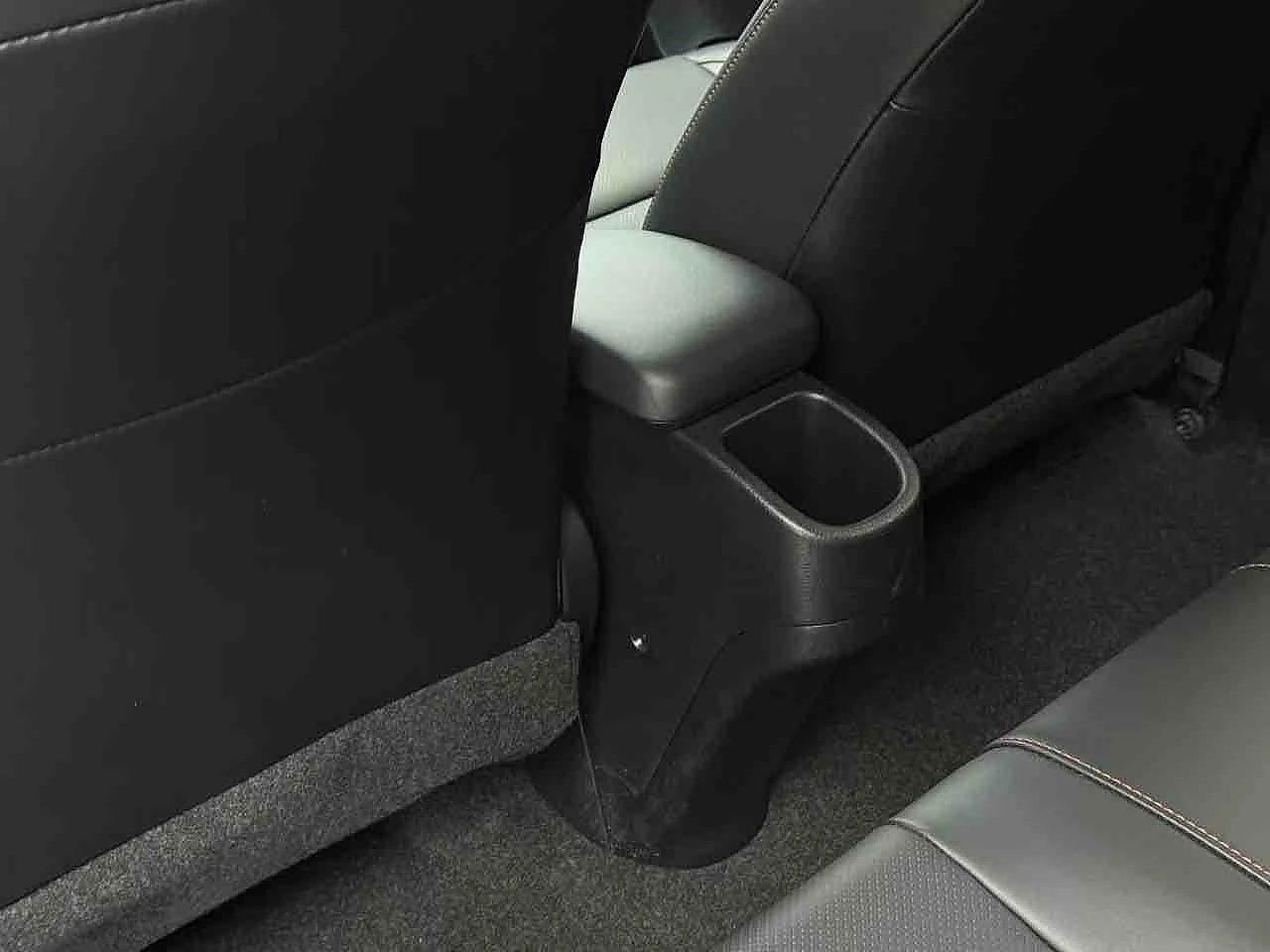 Toyota Yaris, 2023г, передний привод, вариатор