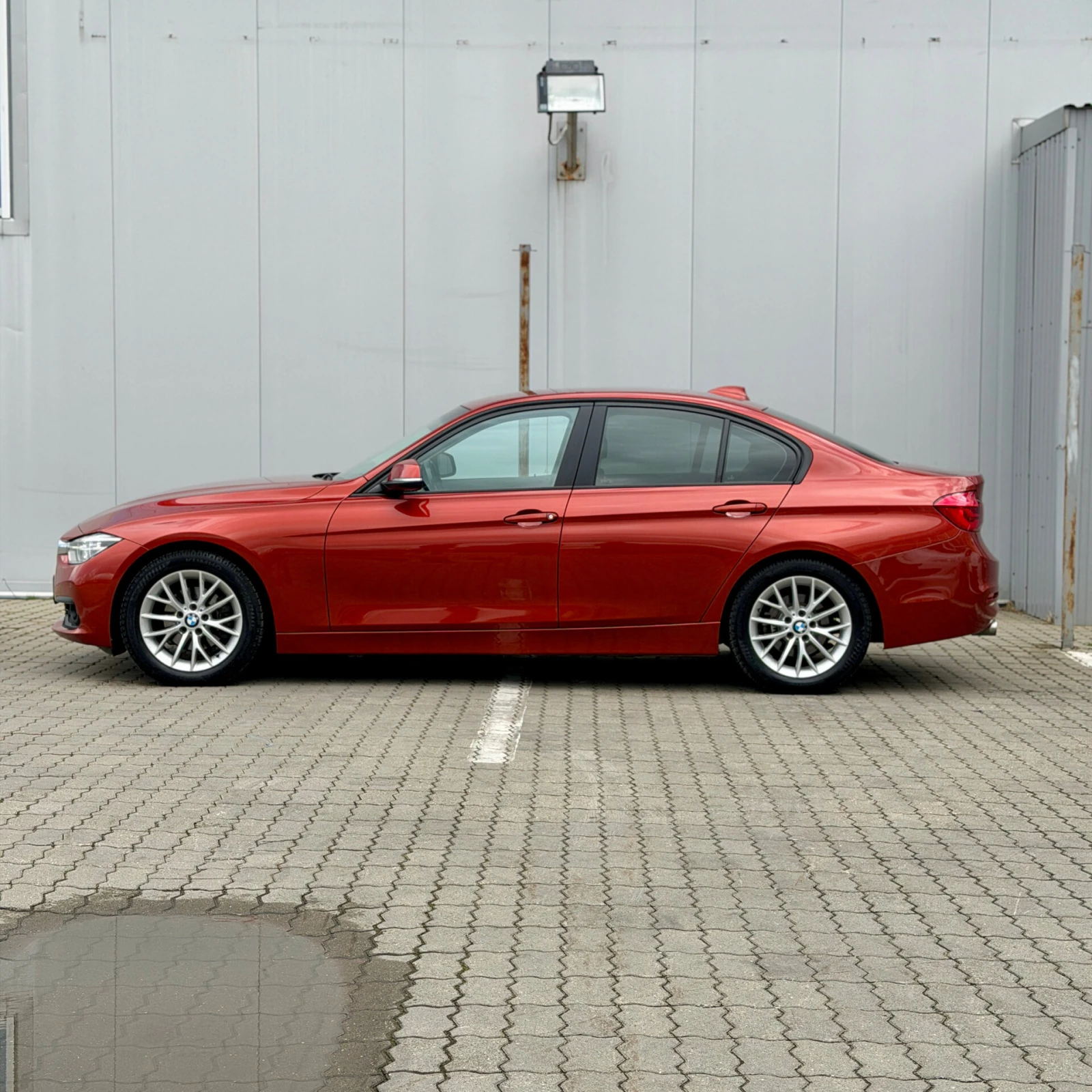 BMW 3 серии, 2017г, задний привод, автомат