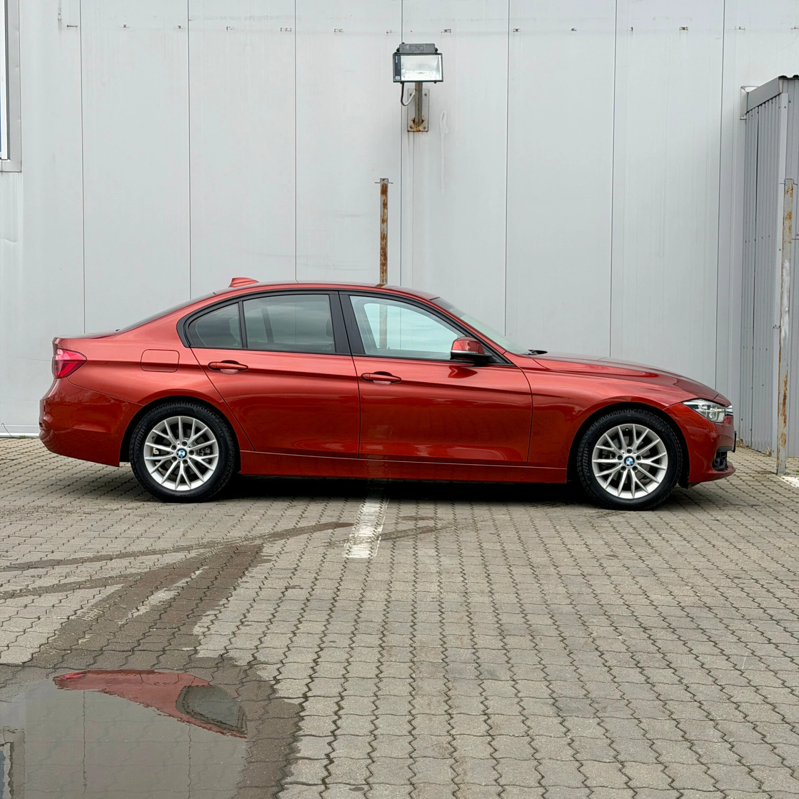 BMW 3 серии, 2017г, задний привод, автомат