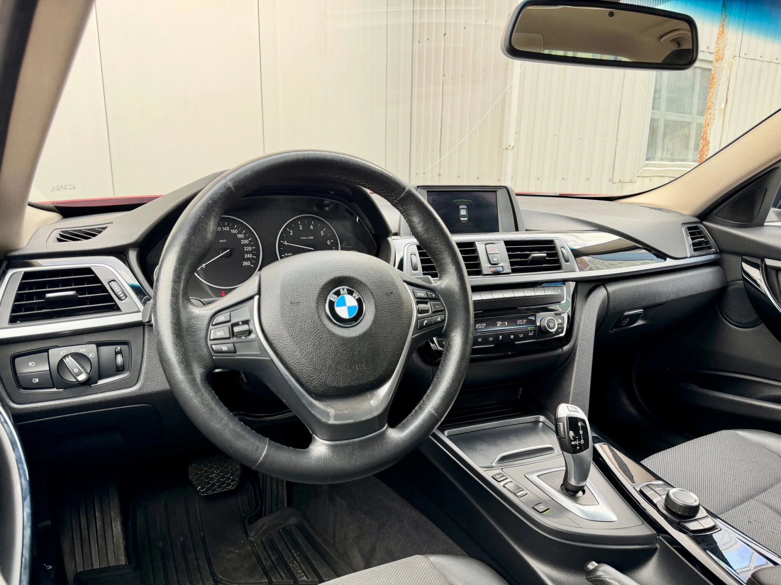 BMW 3 серии, 2017г, задний привод, автомат