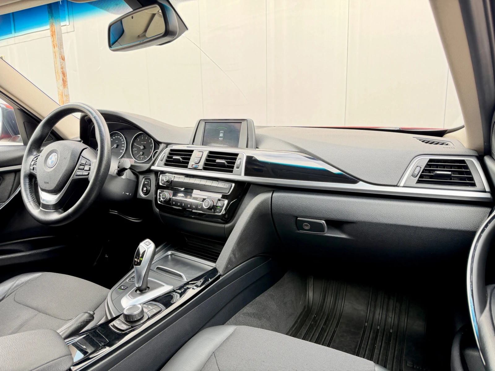 BMW 3 серии, 2017г, задний привод, автомат