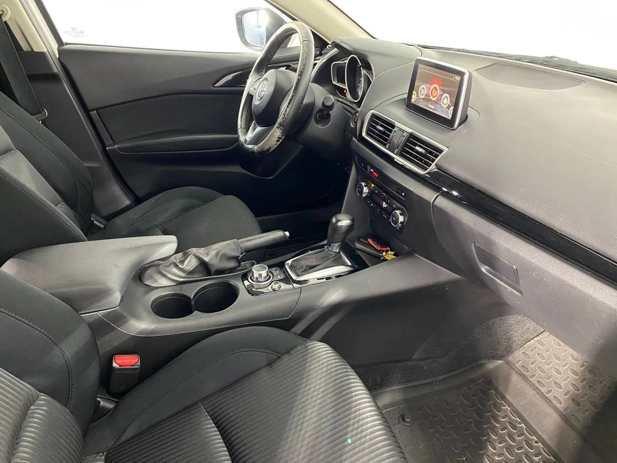 Mazda 3, 2016г, передний привод, автомат